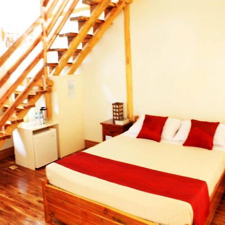 Palo Alto Bed & Breakfast Puerto Princesa Oda fotoğraf